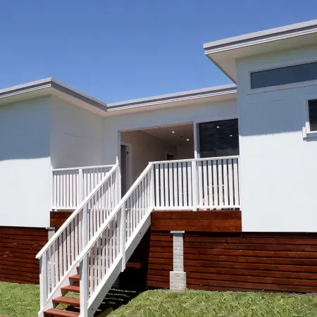 5 mins walk to Beach - Modern Beachy Escape. Netflix, Full Kitchen, Comfy Beds!