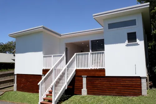 5 mins walk to Beach - Modern Beachy Escape. Netflix, Full Kitchen, Comfy Beds! - 4-Star