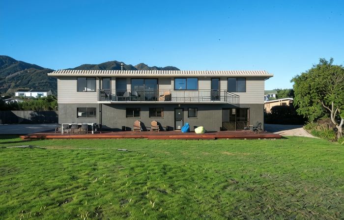 BEACH FRONT - Sunflower Beach House Pohara