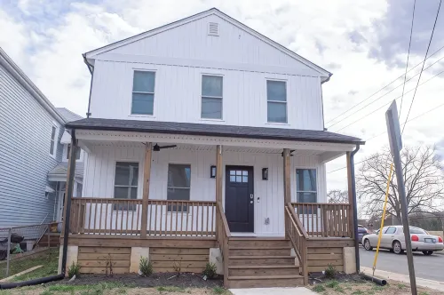 Charming Getaway in the Heart of RVA-No Cleaning Fee - Parvekkeita