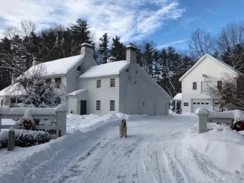 “Carriage House” Walking Distance Private 5 Acres. - 4-Star