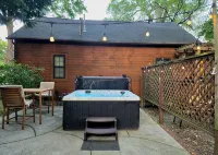 Lakeview Hot Tub Retreat Near Wineries! - Chalets