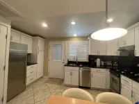 Just listed gorgeous renovated Villas West Condo - Wifi