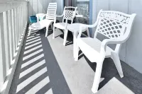 2 Large Bedrooms, Double Oceanfront Balcony, Full size kitchen, Pool! - 2-Sterne