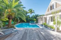 Beach 2 minutes' walk, private deck, tranquility - Villas
