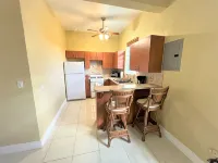 Paradise Palms Too! - Homestays