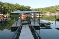 Charming Home on the Water near Bagnell Dam—Perfect for Couples and Families