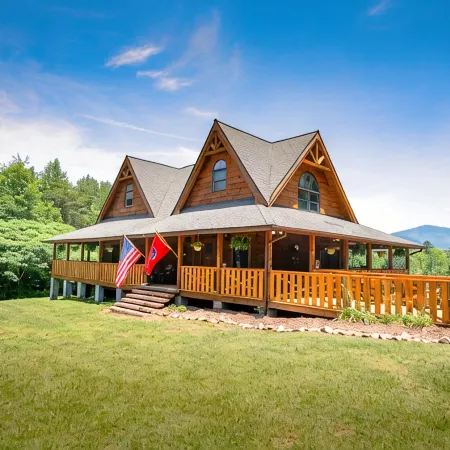 Bear Pause Log Cabin in the Great Smoky Mountains