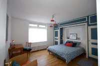 Beautiful spacious apartment with terrace - town center and 2 steps from the beaches - garage