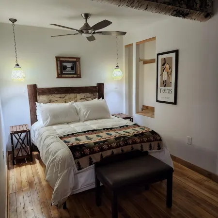Birch Suite at Colden Lodge A Cozy Private 1Br Suite With Hot Tub on Lake Flower