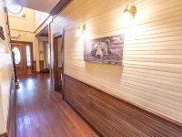 Spacious Historic Estate Home • Ideal for Families & Groups マーズ・ヒルのホテル