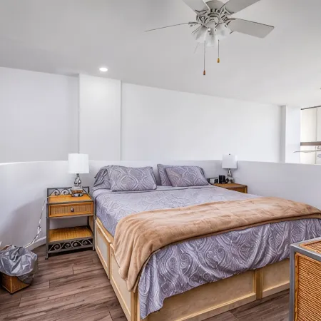 Modern Beachfront Complex 2 Minute Walk to Beach Ocean and Bay views! Sleeps 4