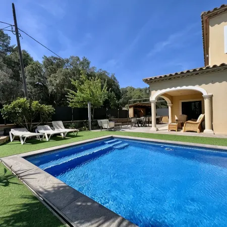 Judibar House with Barbecue and Pool with Jacuzzi in Calonge, Costa Brava.