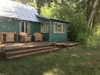 Pet Friendly Quiet Cabin with Privacy, Hot Tub, and Backcountry Access.
