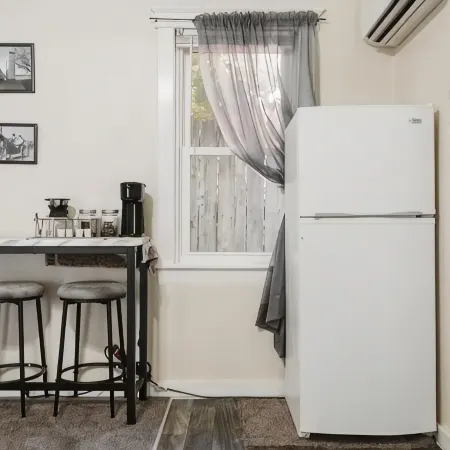 Lovely Private Guesthouse with AC & WiFi in Shillington