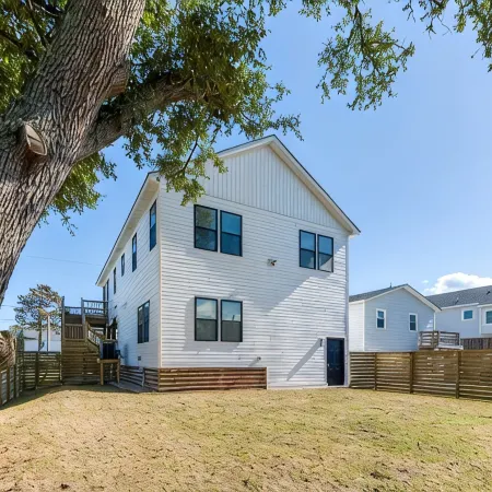 Dog friendly-perfect central location in OBX, few minutes walk from the beach