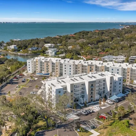 Luxury Resort-style Condo with Amazing Views in a Prime Location