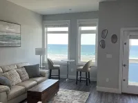 Ocean front Studio across from beach ハルのホテル
