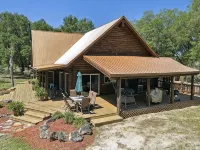2 story Florida Cypress Cabin Hotels in Suwannee County