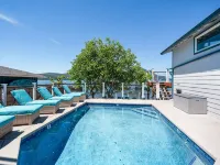 Smiling Otter Retreat! Large Lakefront Luxury House.Pool.Spa.Sauna.Games..Pets - Boutique