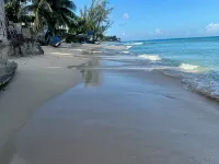 Beautiful West Coast villa, shared pool, Inc Fairmont Beachclub access for four. Hotels in Porters