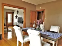 Beautiful Home near Zoo/College World Series/Downtown - 방갈로