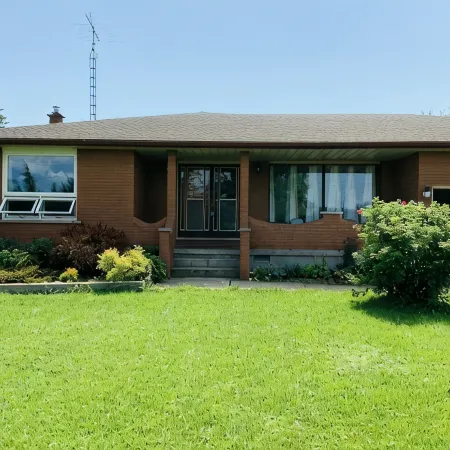 Beautiful upper unit countryside large cozy rooms near Niagara Falls