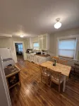 Charming 2-bedroom bungalow in Reno with WiFi and AC 1 block from i-80 - Bungalows