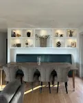 The Treehouse: Spacious Retreat with Theater Room, Fire Pit & Mountain Views - Boutique
