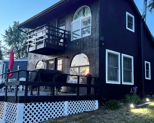 Charming Waneta Lake Front Cottage! Kayaks! Wine Country Flx Hoteles en Tyrone