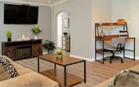 Modern & Cozy 4 Bedroom home !