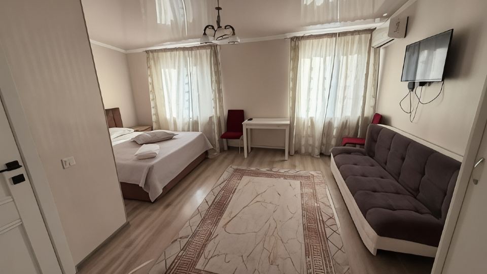 Seven House Hotel