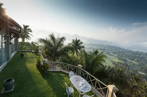 The Albatross, Kandy