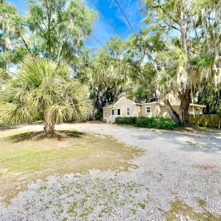 Charming Beaufort Retreat Entire Home Just Minutes from Downtown & Parris Island
