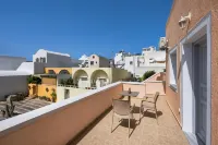 Hillside Elegance - balcony
