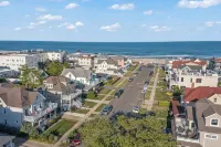 4 Houses to Beach!  Remodeled 2026. 4 Passes, Chairs, Towels, Umbrellas Included