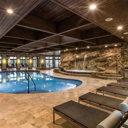 The Watson Townhome in Rock Barn Country Club & Spa Отели в г. Клайнс