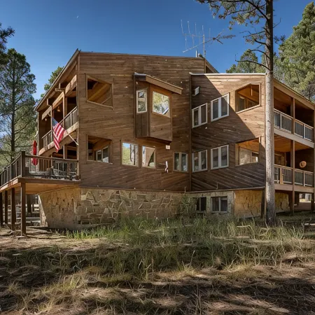 Beautiful, Huge Home on Golf Course and close to Ski Resort. Recently Renovated!