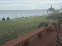 Spacious Lakefront Home with Amazing View 休倫住宿飯店