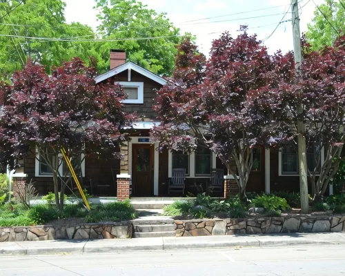 The Cabin on Main. Fully furnished home on Main St in downtown Jasper. Hotels in Jasper