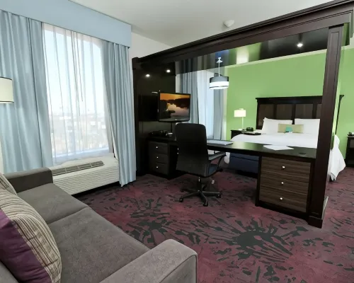 Hampton Inn & Suites Winnie Hotels in Winnie