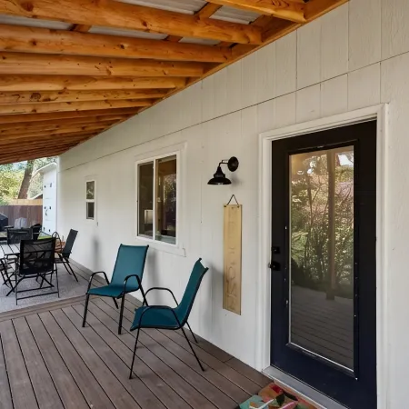 Hidden Gem Super Cute 2-Bedroom Cabin with WiFi, AC, Fire Pit in Hungry Horse