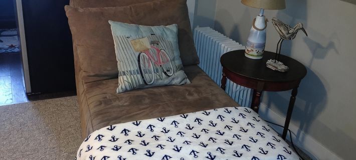Cozy Beach Apartment, private entrance and parking spot . <br loading=