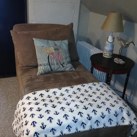 Cozy Beach Apartment, private entrance and parking spot . <br>