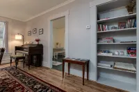 Historic 150-Year-Old Farmhouse, Jacuzzi Included - Kuntosalit