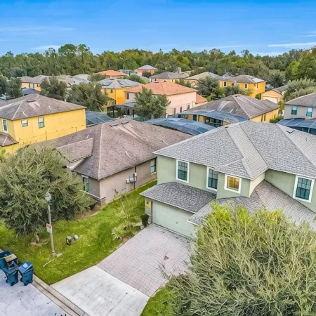 5 BR with pool! By shopping, restaurants, Disneyworld, & Universal Studios!