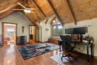 Pet + Family Friendly, 4 mins to Golf, on the Bourbon Trail, & close to the Ark! - 小木屋
