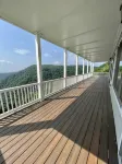 Mountain House located on Blue Ridge Parkway - 3-Star