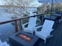 Coveside! Designer decor, waterfront, AC, 2 Bedroom in Harpswell. - 4-Star