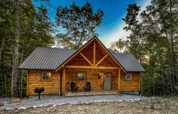 Moondance Cabin at Red River Gorge - Hot Tub